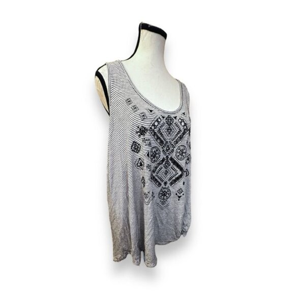 Women’s torrid 1 Striped Tribal Cut Out Embroidered Hip Knot Tank Top 14 16 1XL - Picture 6 of 10